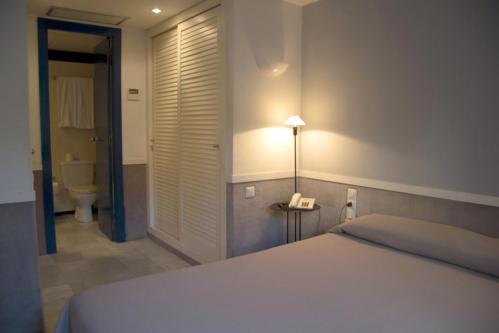 Apartamentos Descartes Barcelona Ngoại thất bức ảnh