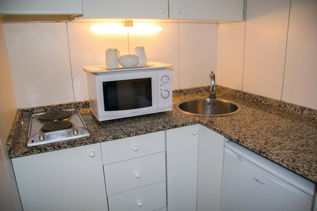 Apartamentos Descartes Barcelona Phòng bức ảnh