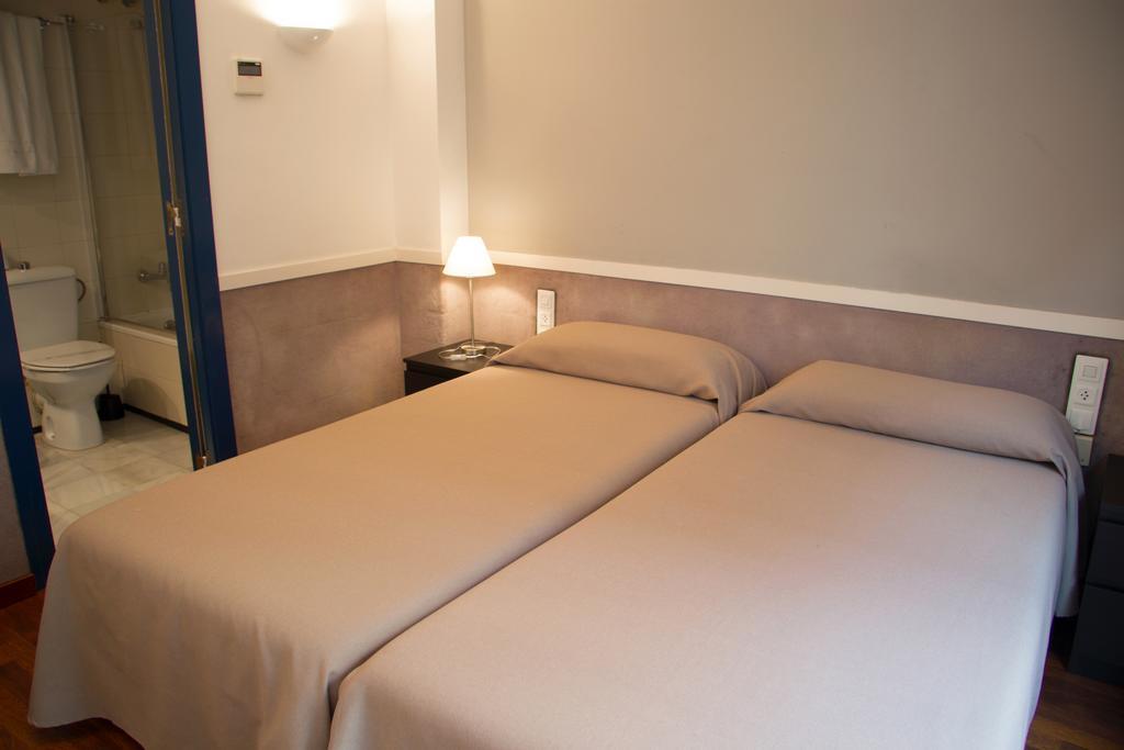 Apartamentos Descartes Barcelona Ngoại thất bức ảnh