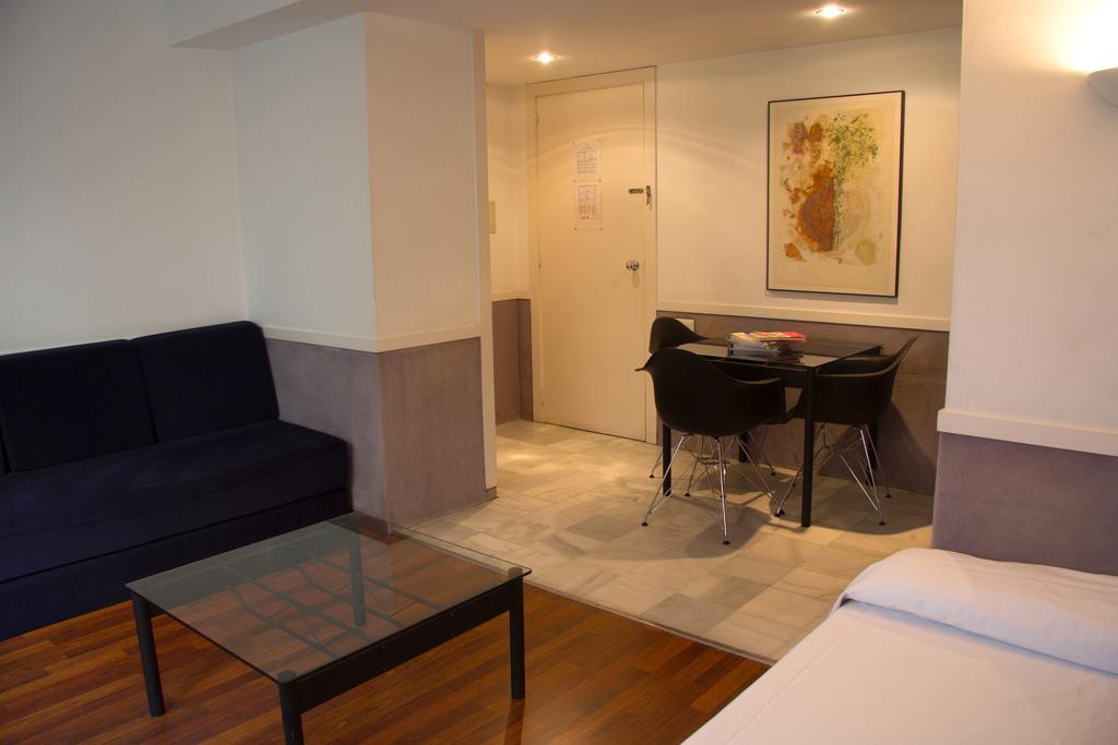 Apartamentos Descartes Barcelona Ngoại thất bức ảnh