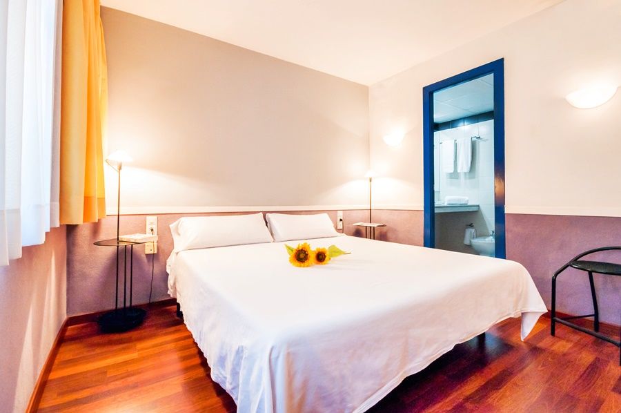 Apartamentos Descartes Barcelona Ngoại thất bức ảnh