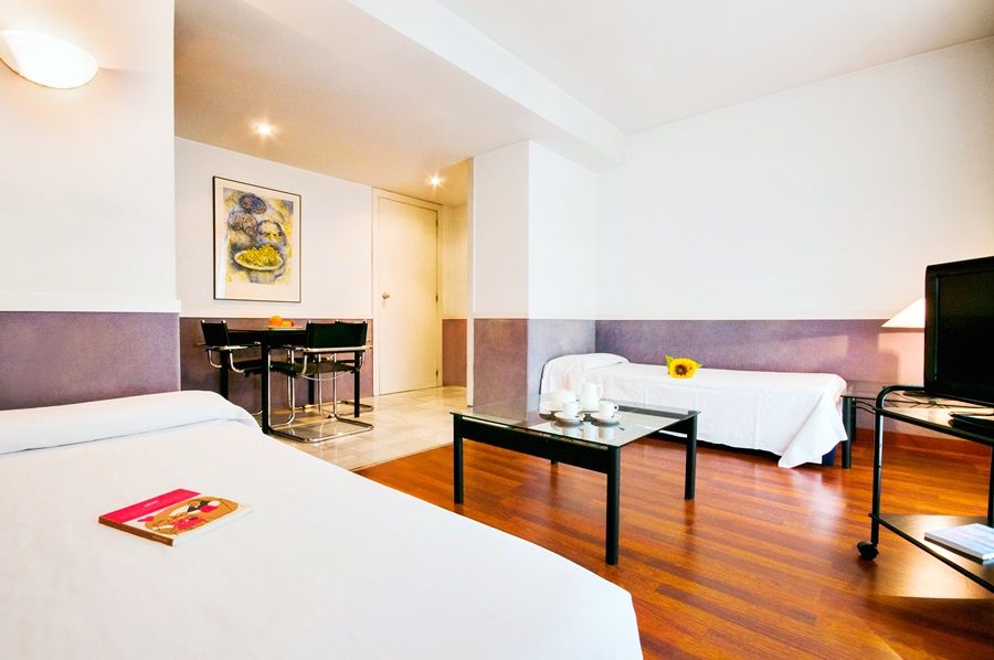 Apartamentos Descartes Barcelona Ngoại thất bức ảnh